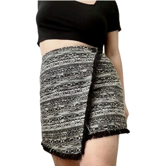 Sam Edelman Textured Wrap Around Skirt Size 6 - Picture 1 of 6